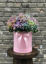 Цветочная композиция из Гипсофила и Розы в шляпной коробке в Поселок дома отдыха Озера