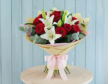 Букет цветов из:  Лилии и Розы в Поселок дома отдыха Озера