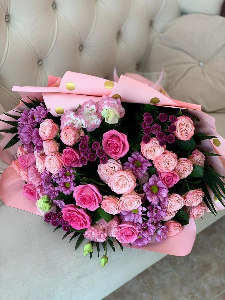 Букет цветов из: Хризантемы, Розы и Лизиантусы в Поселок дома отдыха Озера