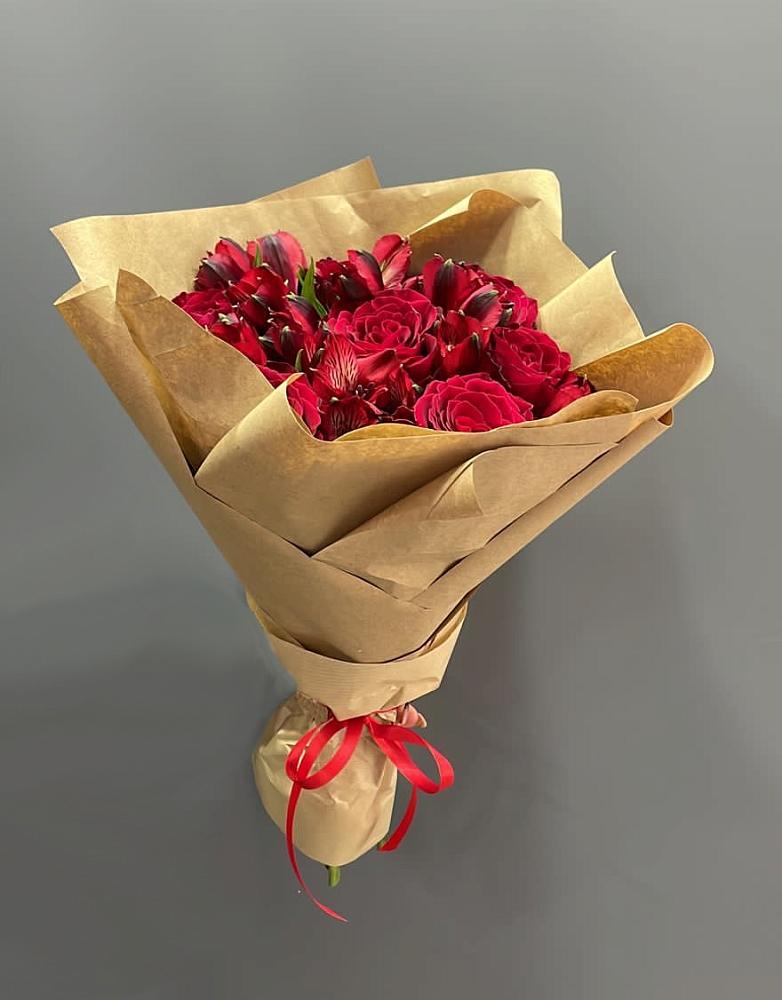 Букет цветов из: Альстромерии и Розы в Поселок дома отдыха Озера