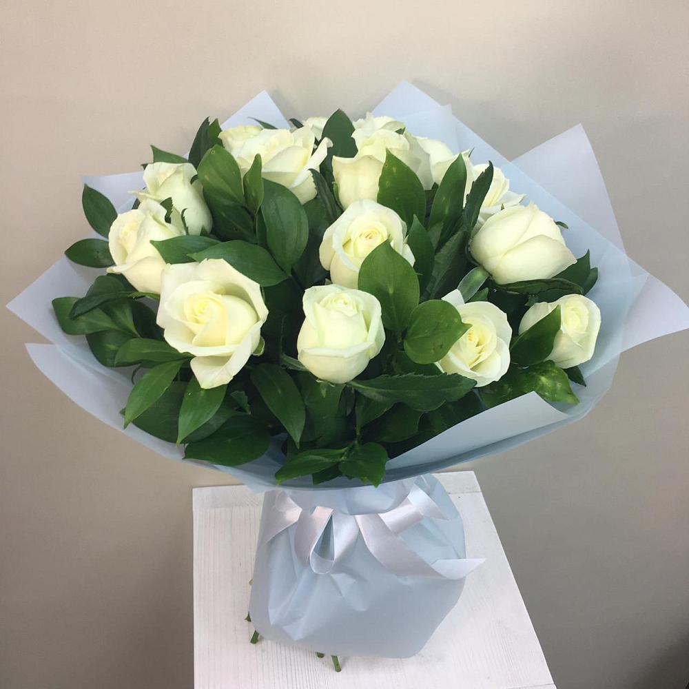 Букет 15 Белых роз Проуд в Поселок дома отдыха Озера