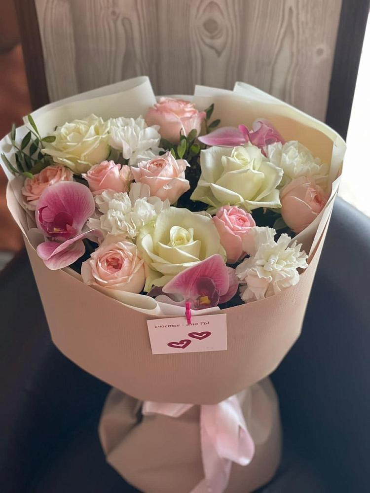 Букет цветов из: Орхидеи, Розы и Гвоздики в Поселок дома отдыха Озера