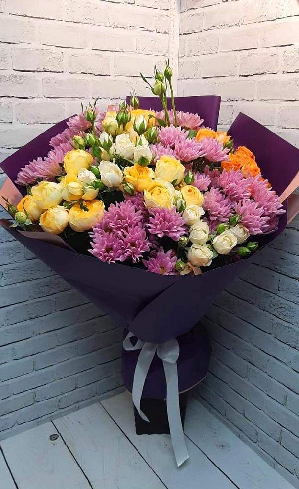 Букет цветов из: Хризантемы и Розы в Поселок дома отдыха Озера