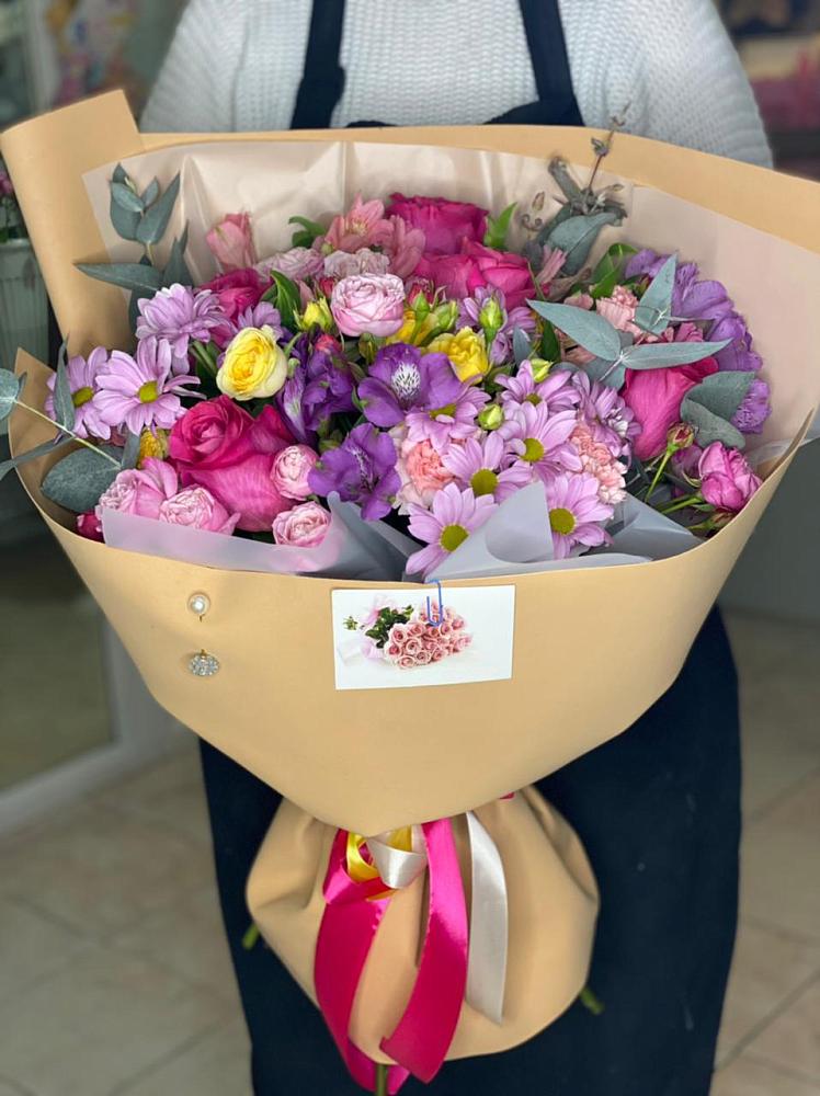 Букет цветов из: Хризантемы, Гвоздики и Альстромерии в Поселок дома отдыха Озера