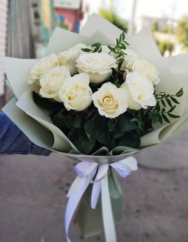 Букет Белые розы Проуд в Поселок дома отдыха Озера