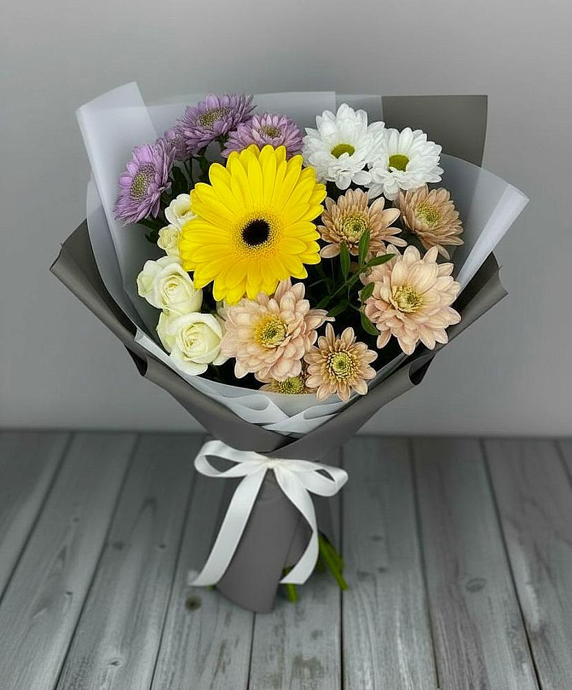 Букет цветов из: Розы, Герберы и Хризантемы в Поселок дома отдыха Озера
