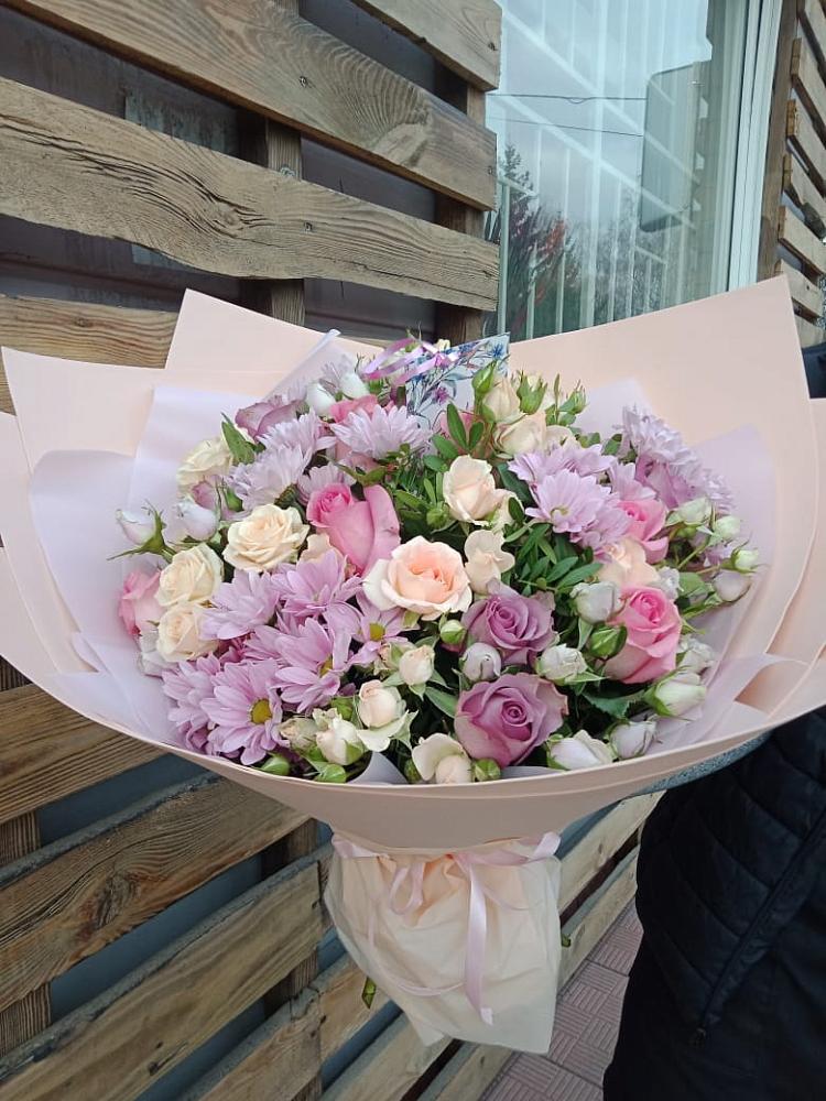 Букет цветов из: Розы и Хризантемы в Поселок дома отдыха Озера