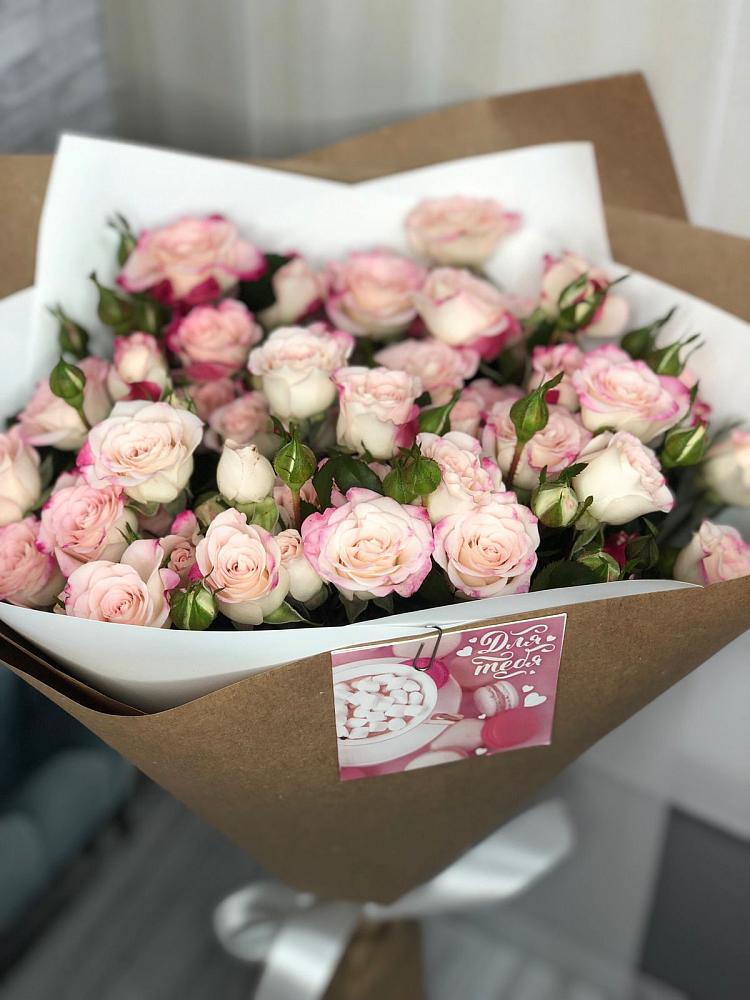 Букет цветов из: Розы в Поселок дома отдыха Озера