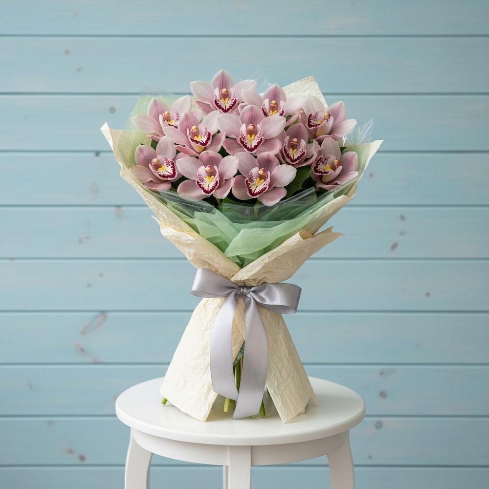 Букет цветов из: Орхидеи и Розы в Поселок дома отдыха Озера