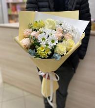 Букет цветов из:  Альстромерии, Розы и Хризантемы в Поселок дома отдыха Озера