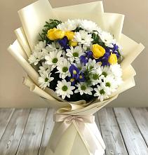 Букет цветов из:  Ирисы, Хризантемы и Розы #REPLACE_PRED# Поселок дома отдыха Озера