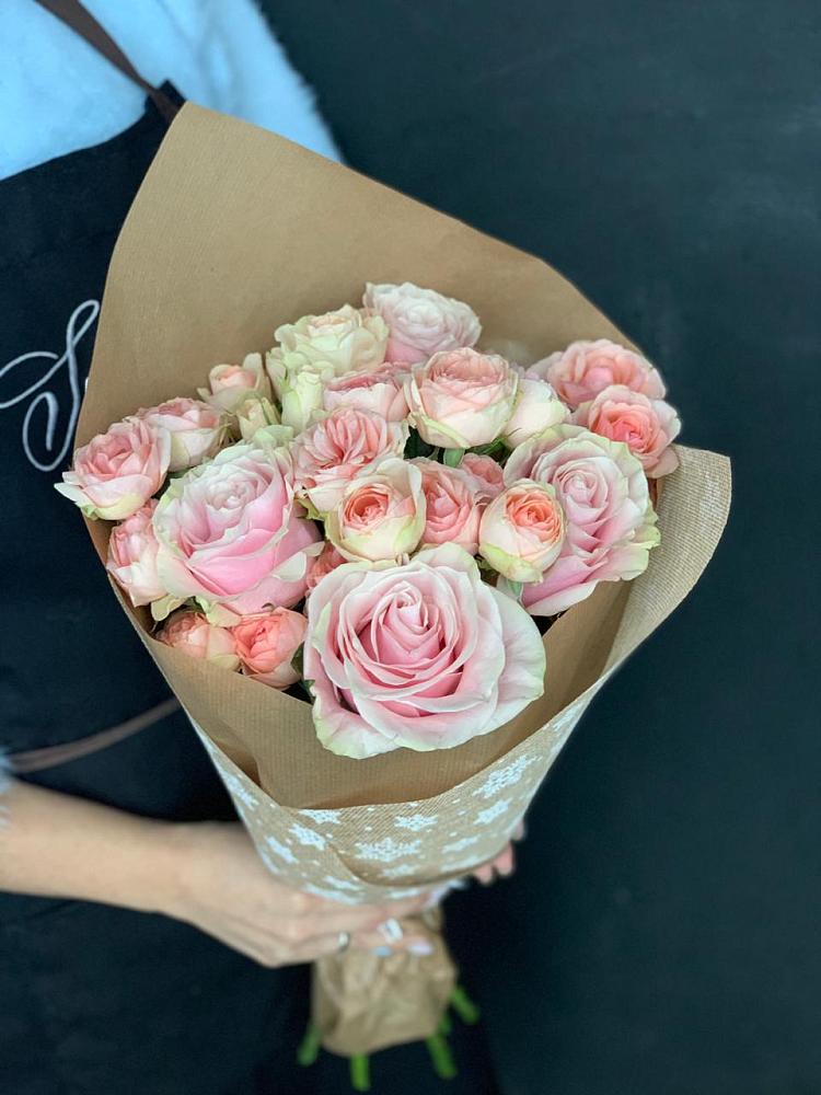 Букет цветов из: Хризантемы и Розы в Поселок дома отдыха Озера