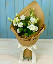 Букет цветов из:  Хризантемы и Лизиантусы в Поселок дома отдыха Озера