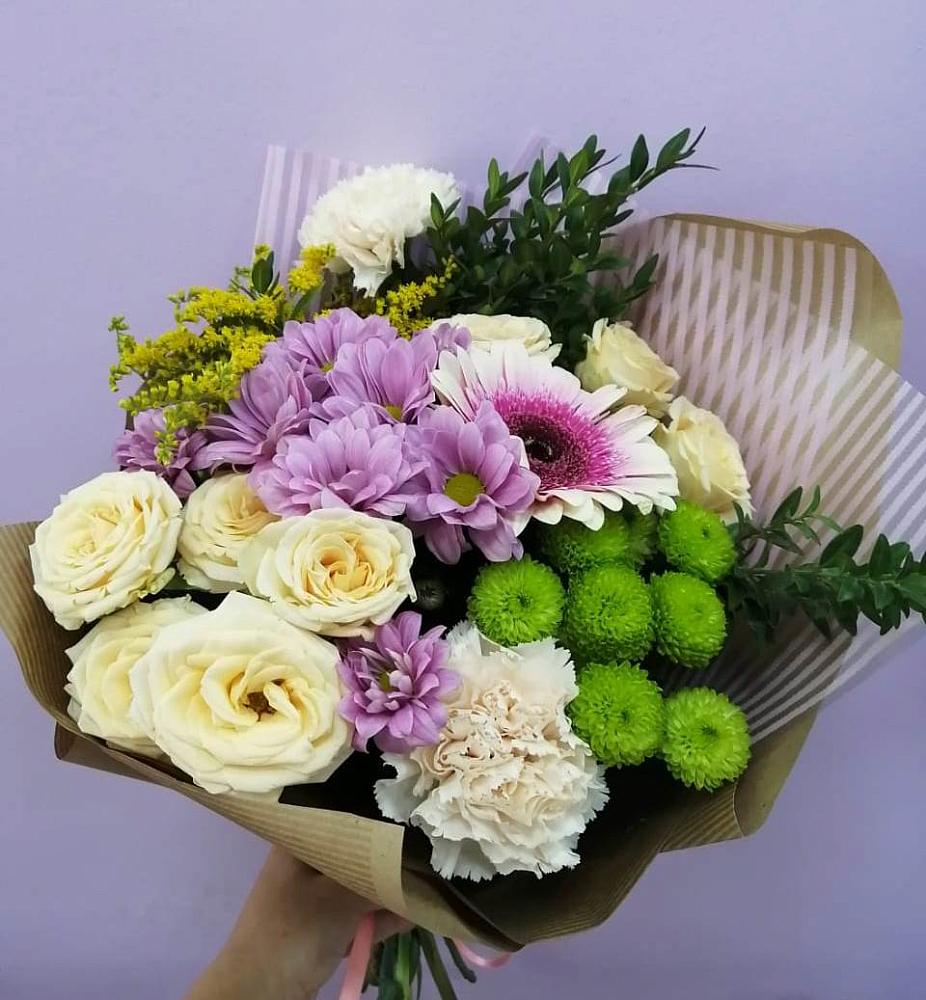 Букет цветов из: Хризантемы, Розы, Гвоздики и Герберы в Поселок дома отдыха Озера