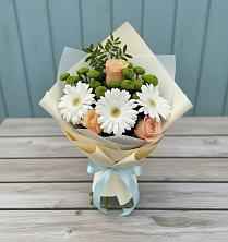 Букет цветов из:  Герберы, Розы и Хризантемы в Поселок дома отдыха Озера