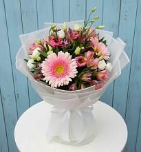 Букет цветов из:  Герберы, Альстромерии и Лизиантусы #REPLACE_PRED# Поселок дома отдыха Озера
