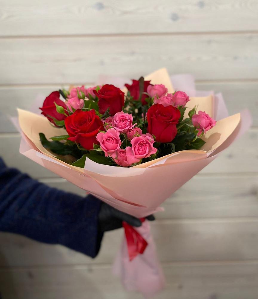 Букет цветов из: Розы в Поселок дома отдыха Озера