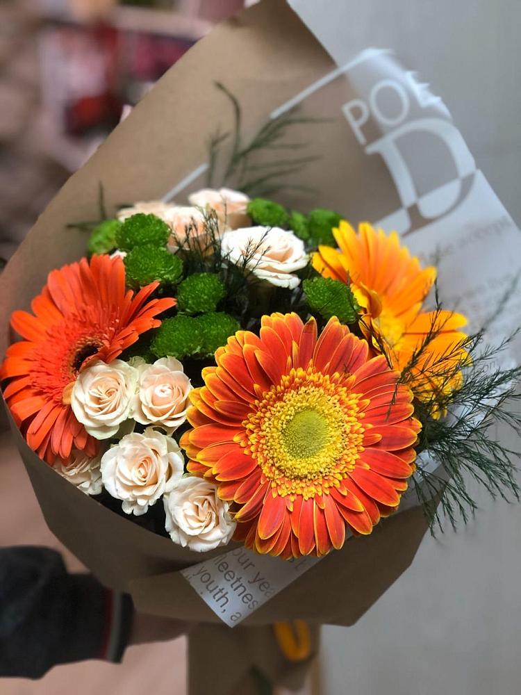 Букет цветов из: Герберы, Хризантемы и Розы в Поселок дома отдыха Озера