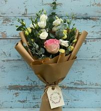 Букет цветов из:  Розы и Лизиантусы в Поселок дома отдыха Озера