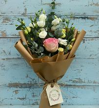 Букет цветов из:  Розы и Лизиантусы в Поселок дома отдыха Озера