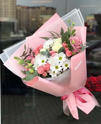 Букет цветов из: Розы, Лизиантусы и Хризантемы в Поселок дома отдыха Озера