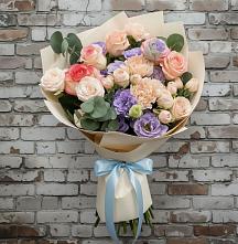Букет цветов из:  Розы, Лизиантусы и Гвоздики в Поселок дома отдыха Озера