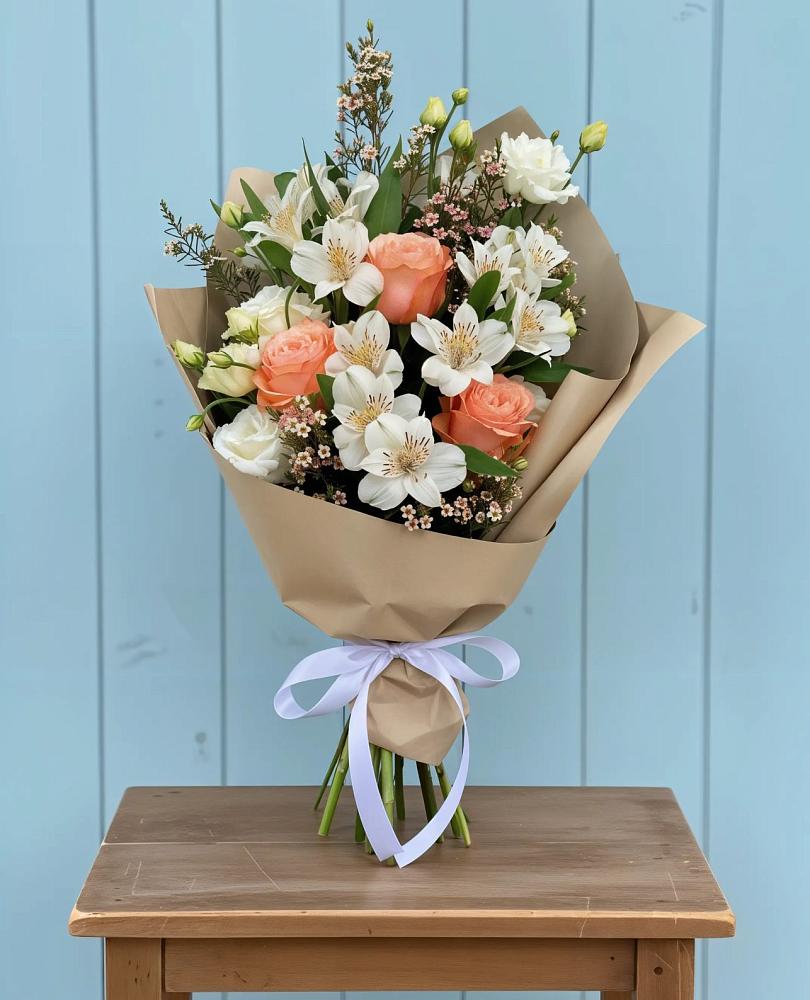 Букет цветов из: Альстромерии, Лизиантусы, Розы и Хризантемы в Поселок дома отдыха Озера