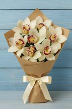 Букет цветов из:  Орхидеи и Розы в Поселок дома отдыха Озера