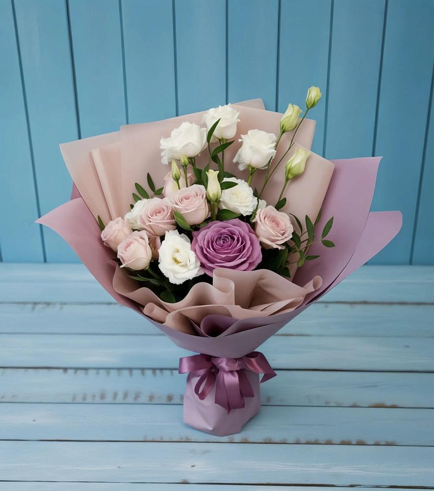 Букет цветов из: Розы и Лизиантусы в Поселок дома отдыха Озера